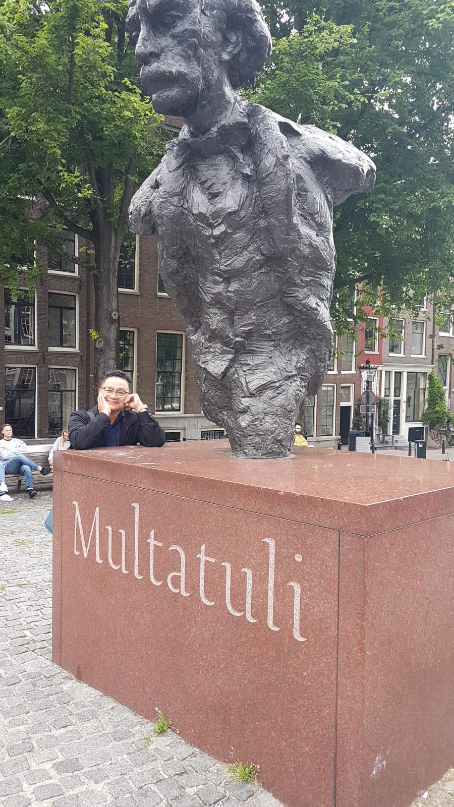 Multatuli, Douwes Dekker, Edward Douwes Dekker, Wisata di Amsterdam, Serbalanda, Serbalanda Tour, Eka Tanjung, Sejarah Indonesia.